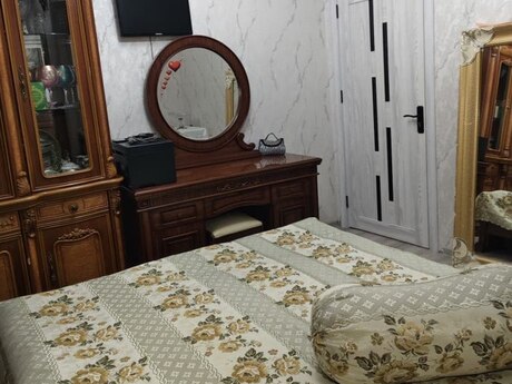 4 otaqlı həyət evi/bağ evi - Keşlə q. - 70 m²