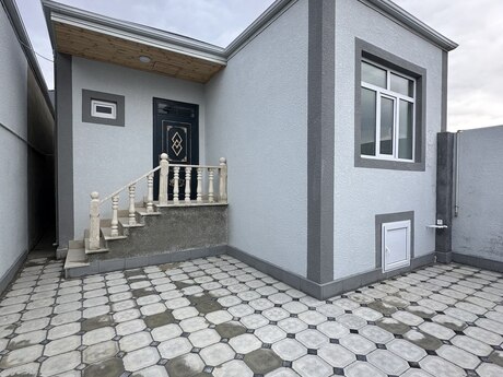 2 otaqlı həyət evi/bağ evi - Zabrat q. - 60 m²