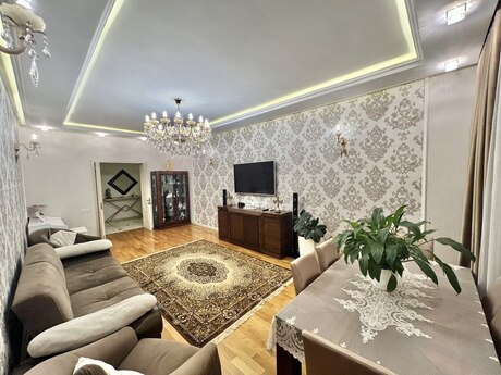 Elmlər Akademiyası m.