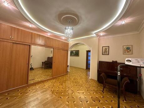 3-комн. новостройка - м. Иншаатчылар - 140 м²