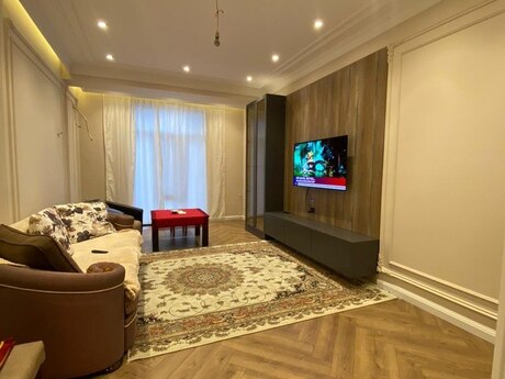 4 otaqlı yeni tikili - Əhmədli q. - 131 m²