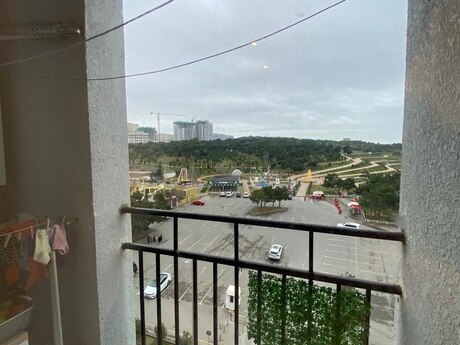 4 otaqlı yeni tikili - Əhmədli q. - 131 m²