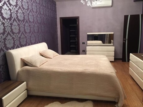 Elan №5885750 - Bakı, Nizami m., 3 otaqlı, 140 m², 17/22 mərtəbə