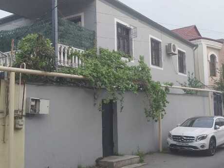6 otaqlı həyət evi/bağ evi - Azadlıq Prospekti m. - 300 m²