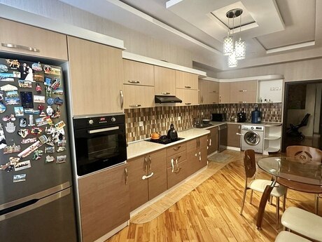 Elan №5886277 - Bakı, İnşaatçılar m., 4 otaqlı, 150 m², 2/16 mərtəbə