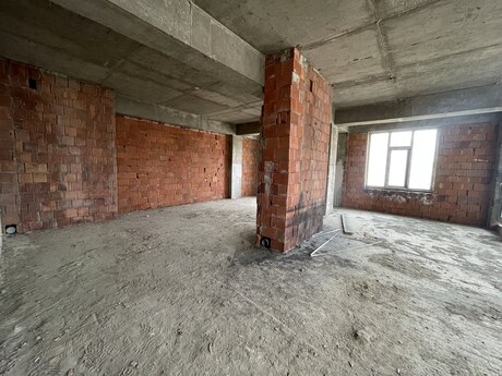 4-комн. новостройка - м. 28 мая - 145 м²