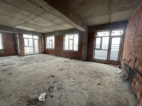 4-комн. новостройка - м. 28 мая - 145 м²