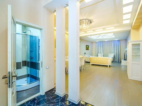 4-комн. новостройка - м. Сахил - 176 м²