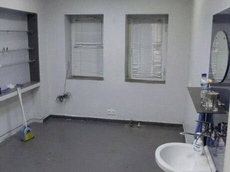 Obyekt - 8 Noyabr m. - 27 m²