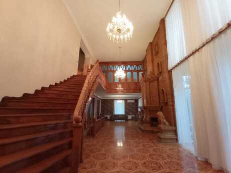 6 otaqlı həyət evi/bağ evi - Badamdar q. - 600 m²