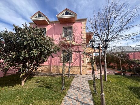 7 otaqlı həyət evi/bağ evi - Buzovna q. - 340 m²