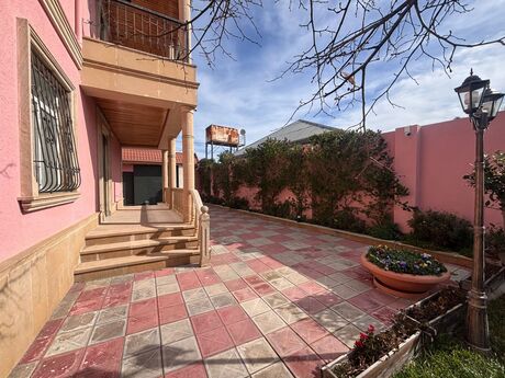 7 otaqlı həyət evi/bağ evi - Buzovna q. - 340 m²