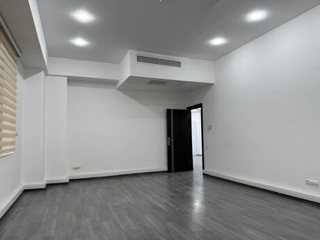 4 otaqlı ofis - Nəsimi r. - 250 m²