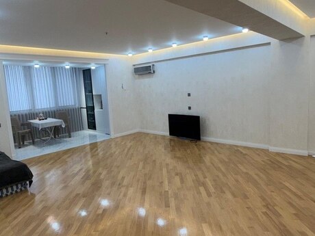 Объявление №5886860 - Баку, м. Ази Асланов, 3-комн., 100 м², 7/17 этаж