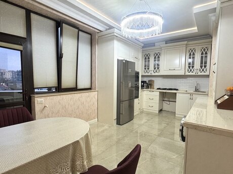 3-комн. новостройка - м. Ази Асланов - 109 м²