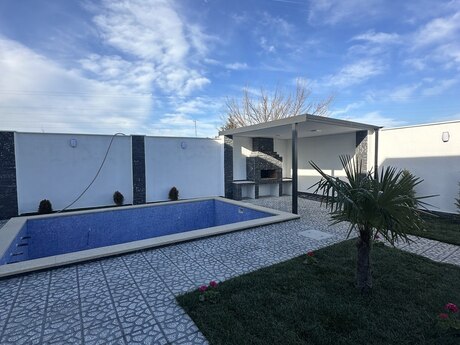 4 otaqlı həyət evi/bağ evi - Buzovna q. - 160 m²