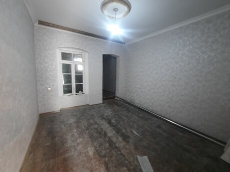 2 otaqlı köhnə tikili - Bayıl q. - 55 m²