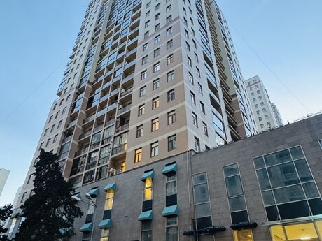 5 otaqlı yeni tikili - Elmlər Akademiyası m. - 272 m²