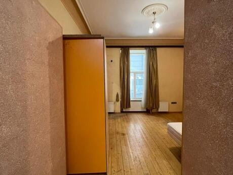 2 otaqlı köhnə tikili - 28 May m. - 55 m²
