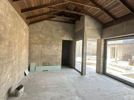 4 otaqlı həyət evi/bağ evi - Şüvəlan q. - 200 m²