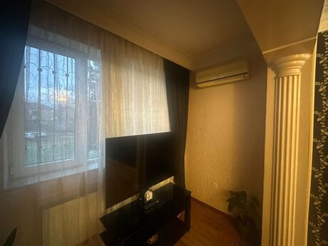 4 otaqlı köhnə tikili - 9-cu mikrorayon q. - 100 m²