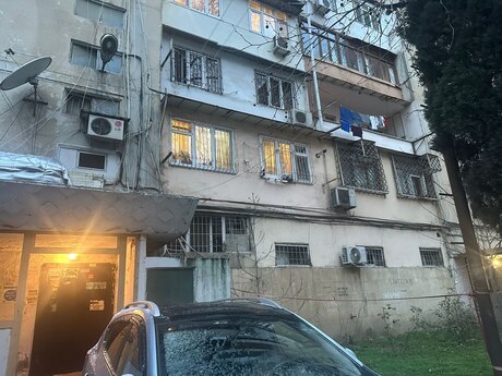 4 otaqlı köhnə tikili - 9-cu mikrorayon q. - 100 m²