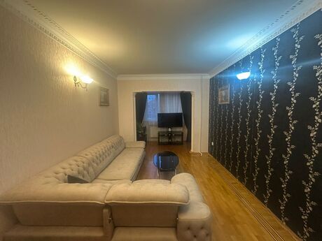 4 otaqlı köhnə tikili - 9-cu mikrorayon q. - 100 m²