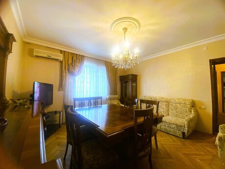 4 otaqlı köhnə tikili - Elmlər Akademiyası m. - 115 m²