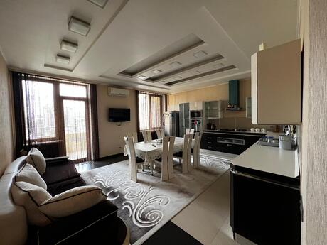 4-room apartment, 224 m², 28 May: 610 000 ₼ 3