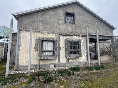 4 otaqlı həyət evi/bağ evi - Albalılıq q. - 170 m²