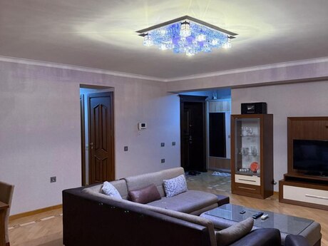 4-room apartment for rent, 110 m², Səbail: 1 500 ₼/mo 5