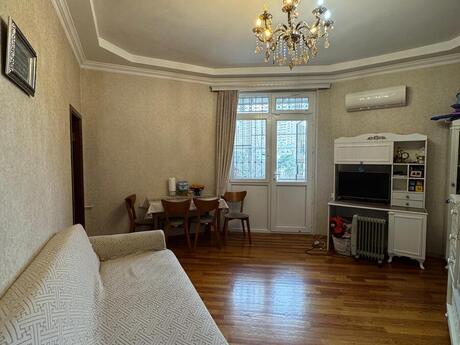 2 otaqlı köhnə tikili - Elmlər Akademiyası m. - 40 m²