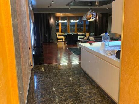 4 otaqlı yeni tikili - Şah İsmayıl Xətai m. - 250 m²