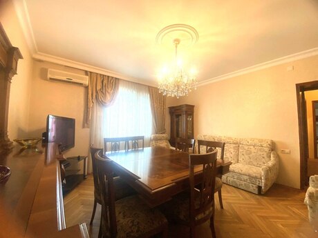 4 otaqlı köhnə tikili - Elmlər Akademiyası m. - 105 m²