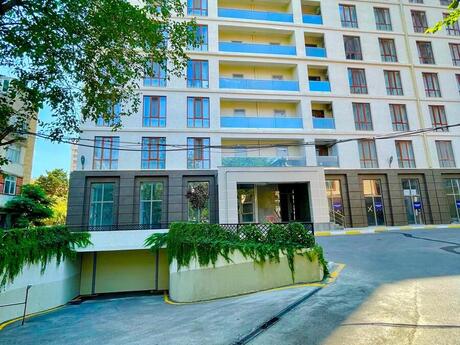 3 otaqlı yeni tikili - İnşaatçılar m. - 97 m²