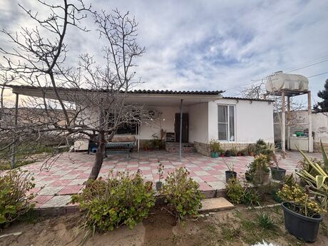 4 otaqlı həyət evi/bağ evi - Mərdəkan q. - 120 m²
