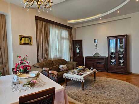 3 otaqlı yeni tikili - 28 May m. - 135 m²
