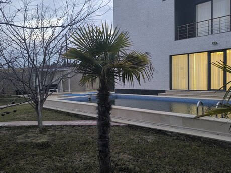 5 otaqlı həyət evi/bağ evi - Novxanı q. - 600 m²