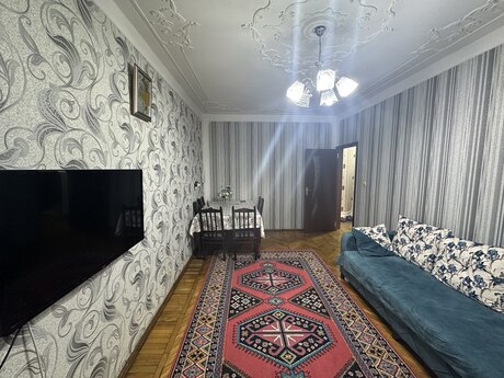 2 otaqlı köhnə tikili - Əhmədli m. - 61 m²