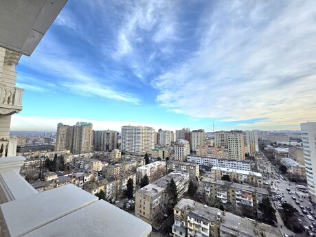4-комн. новостройка - м. Элмляр Академиясы - 185 м²