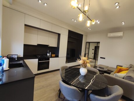 3-комн. новостройка - м. 28 мая - 115 м²