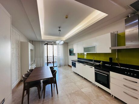 4 otaqlı yeni tikili - Gənclik m. - 250 m²