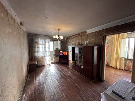2 otaqlı köhnə tikili - Neftçilər m. - 52 m²
