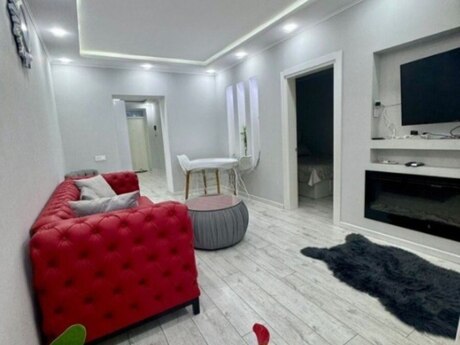 2 otaqlı köhnə tikili - Sahil m. - 55 m²