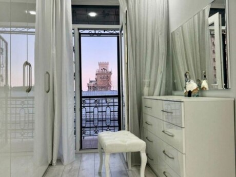 2 otaqlı köhnə tikili - Sahil m. - 55 m²