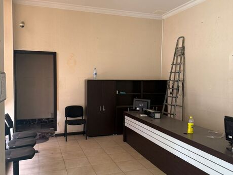Obyekt - Şah İsmayıl Xətai m. - 300 m²