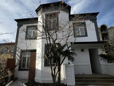 Elan №5891390 - Bakı, Badamdar q., 6 otaqlı, 200 m²