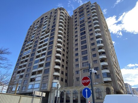 4 otaqlı yeni tikili - 28 May m. - 184 m²