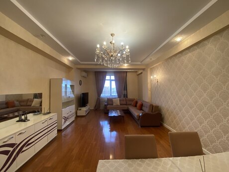 4 otaqlı yeni tikili - 28 May m. - 184 m²