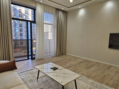 2-комн. новостройка - м. 28 мая - 82 м²